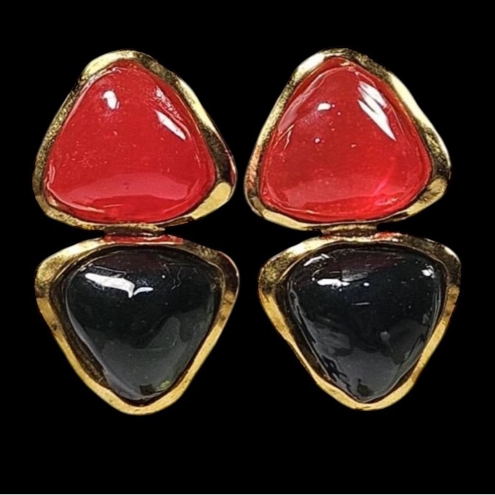 Chanel Vintage Rare Red and Dark Green Gripoix Gold Plated Earrings